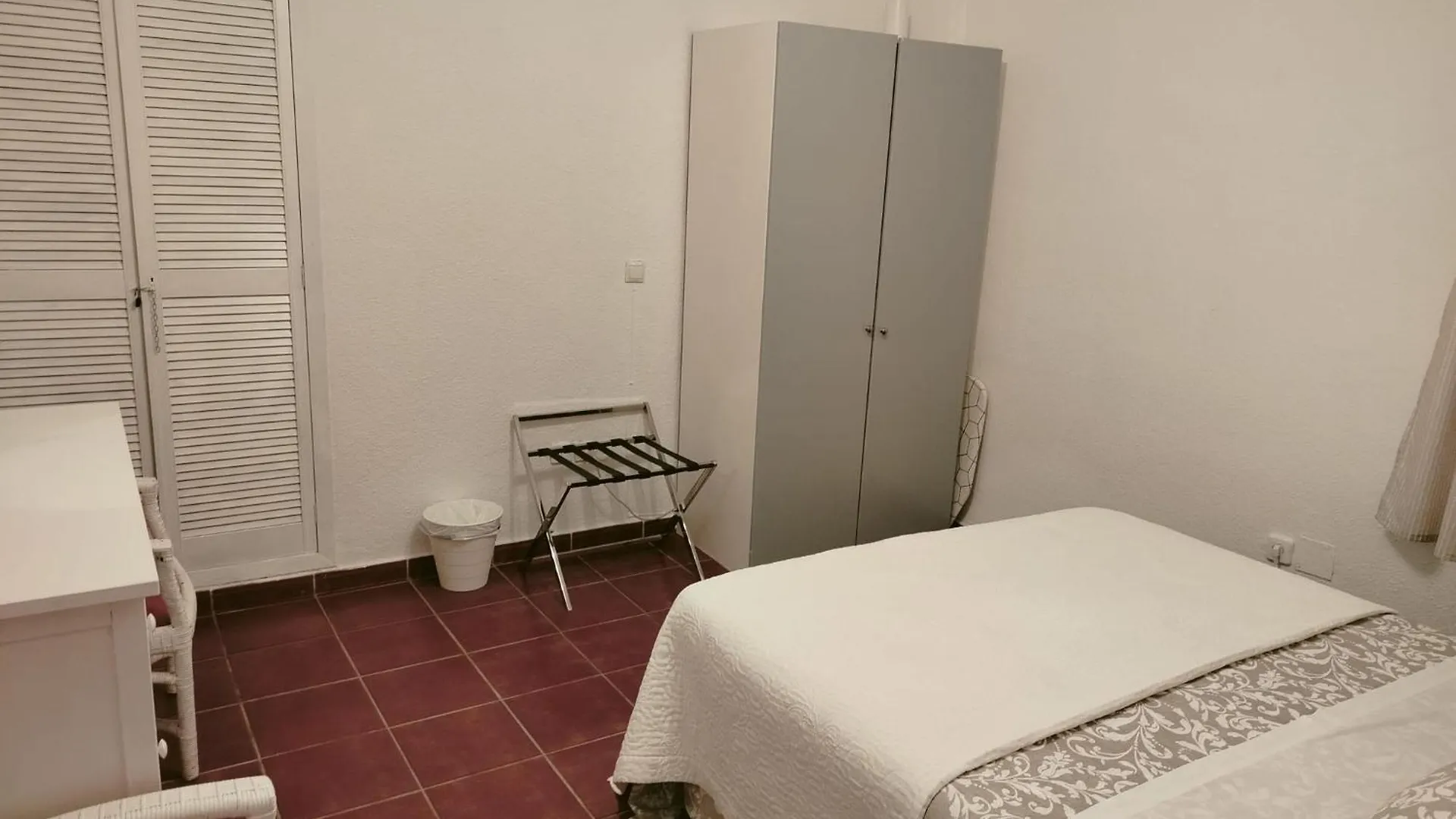Fantastico Apartamento Con Piscina Comunitaria Junto Al Mar En マラガ 0*,  スペイン