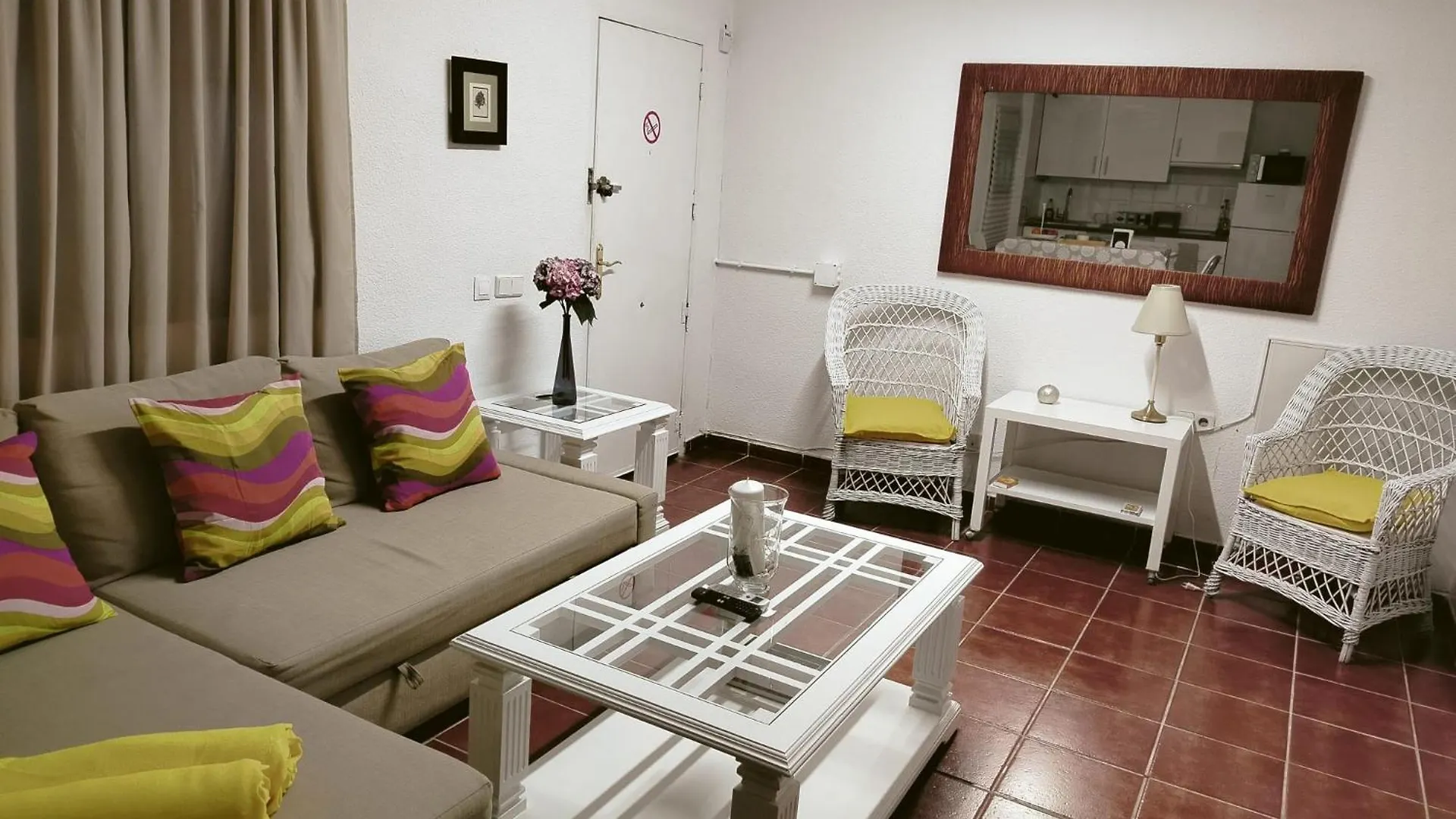 Fantastico Apartamento Con Piscina Comunitaria Junto Al Mar En Màlaga